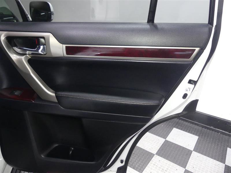 Used 2018 Lexus GX 460 Premium image 27