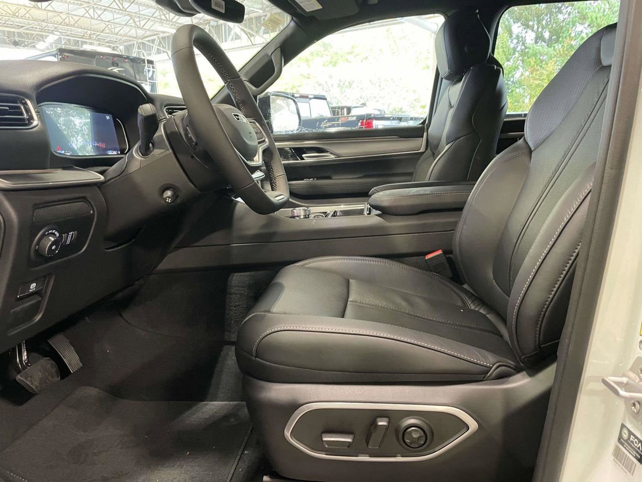 New 2025 Jeep Wagoneer Series II w/ Premium Group I image 24