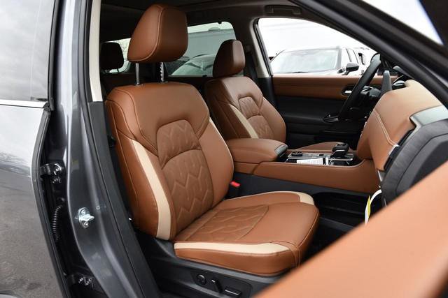 New 2026 Nissan Pathfinder Platinum image 26