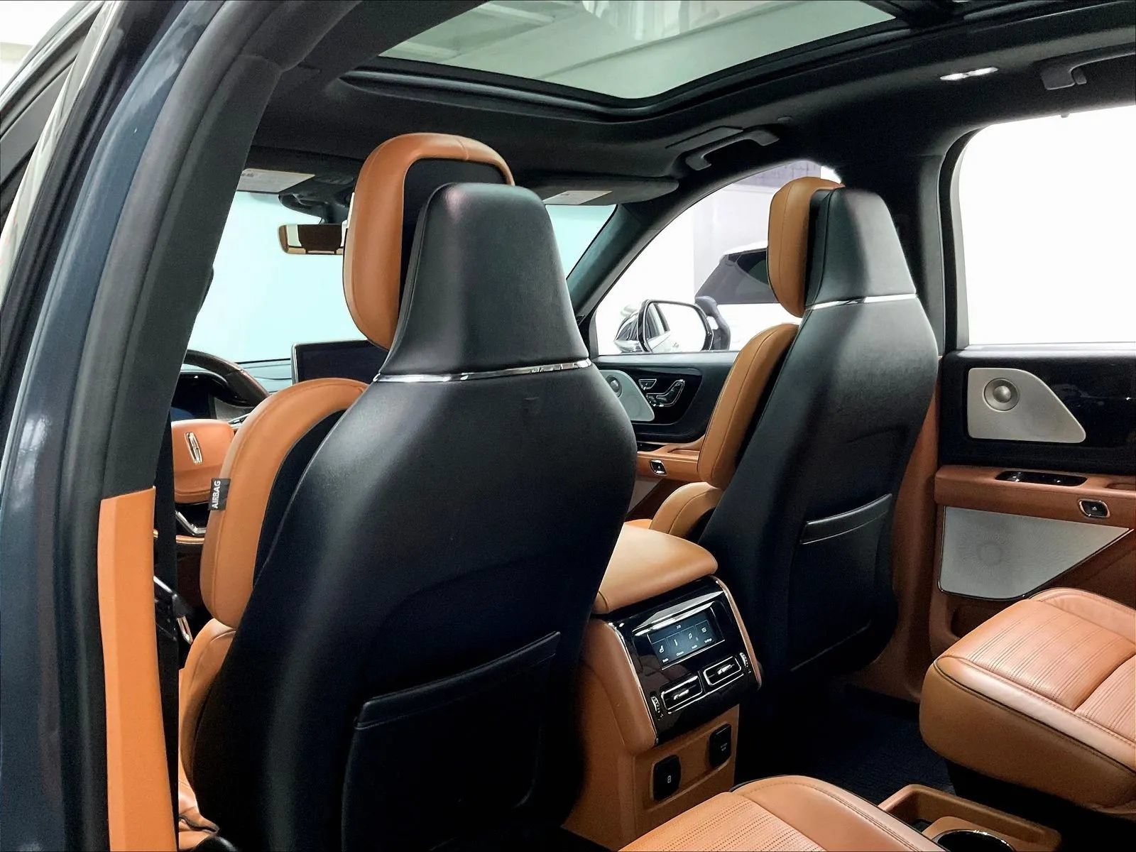 Used 2020 Lincoln Aviator Black Label w/ Dynamic Handling Package AWD/4WD image 47