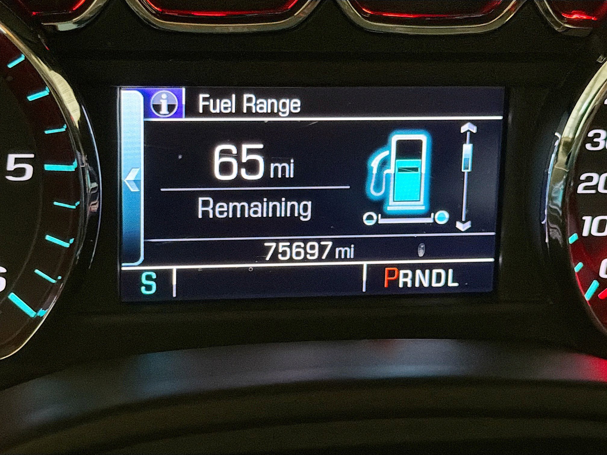 Used 2017 GMC Yukon SLE w/ SLE Value Package image 8