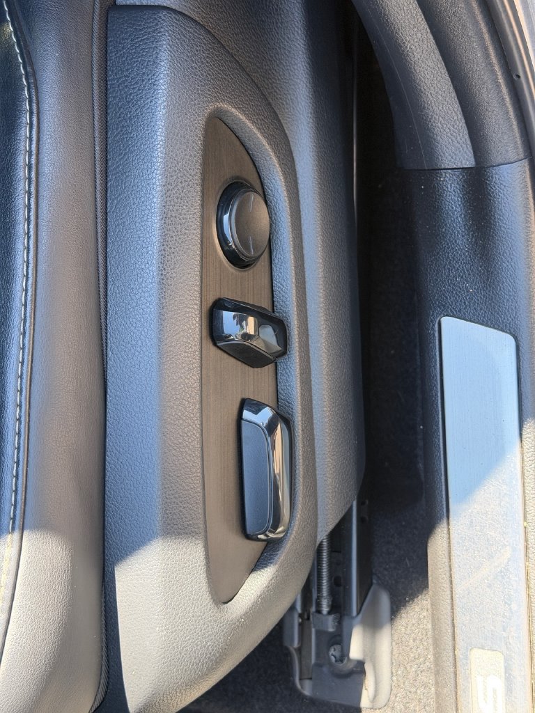Used 2020 Lexus UX 200 w/ Premium Package FWD image 17