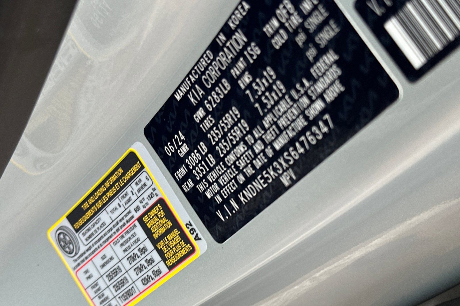 Used 2025 Kia Carnival SX w/ SX Dark Edition Package FWD image 27