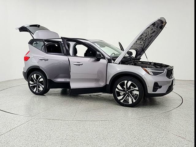 New 2026 Volvo XC40 B5 Plus w/ Climate Package AWD/4WD image 10