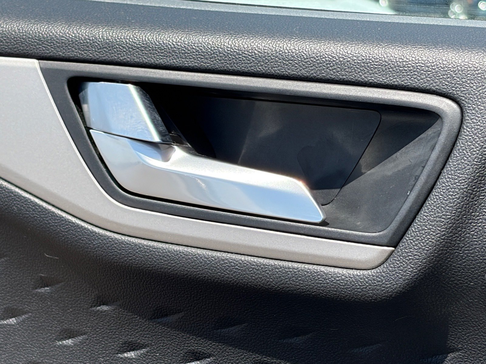 Used 2020 Ford Escape SEL FWD image 16