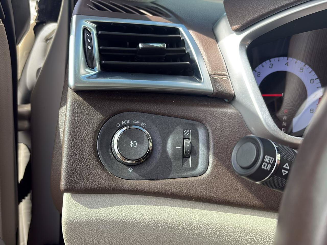 Used 2011 Cadillac SRX Performance FWD image 16