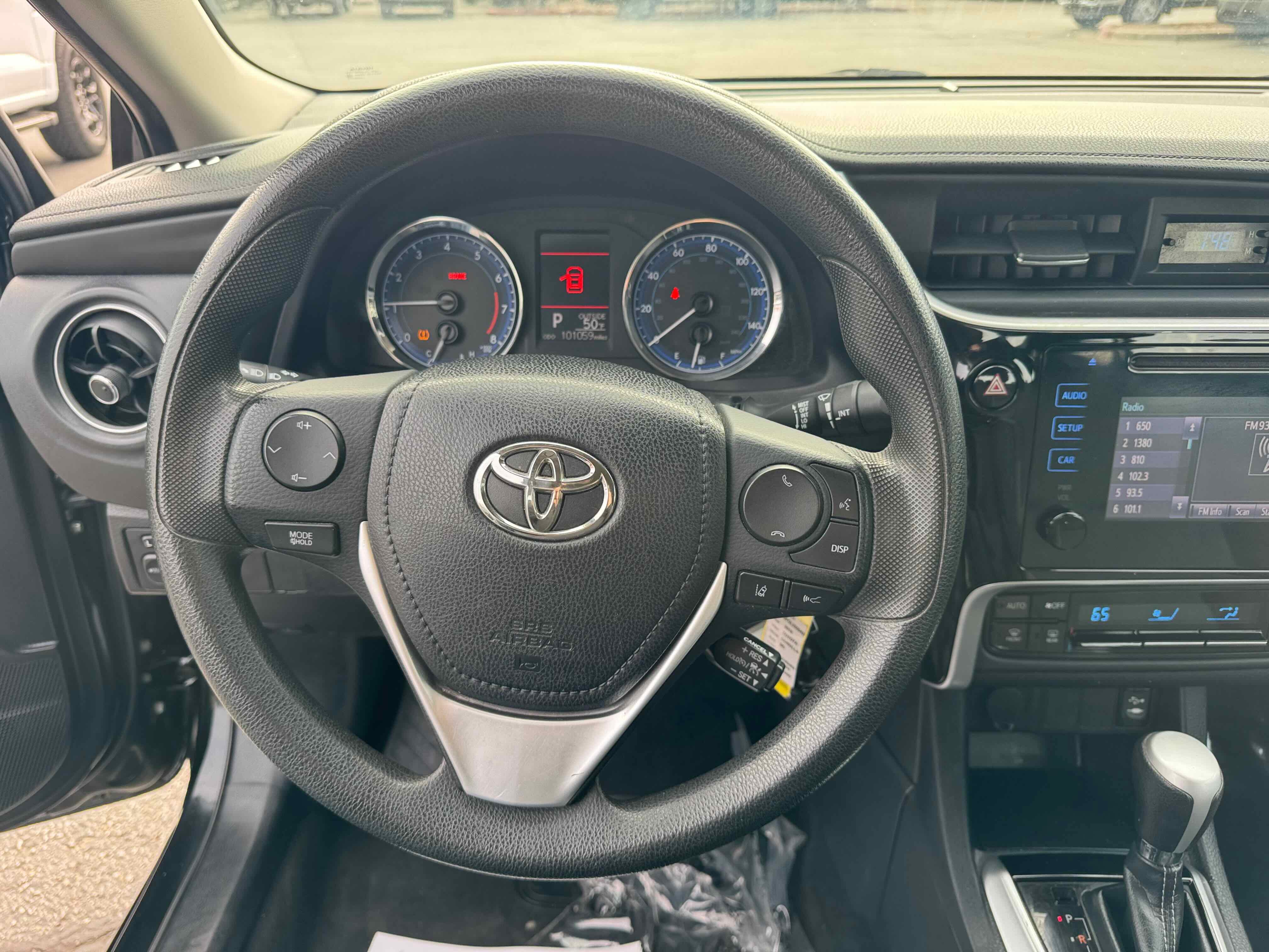 Used 2018 Toyota Corolla LE image 17