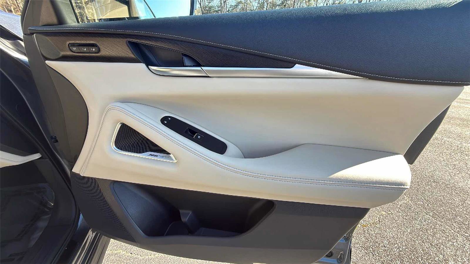 Used 2023 INFINITI QX60 Sensory w/ Cargo Package image 25