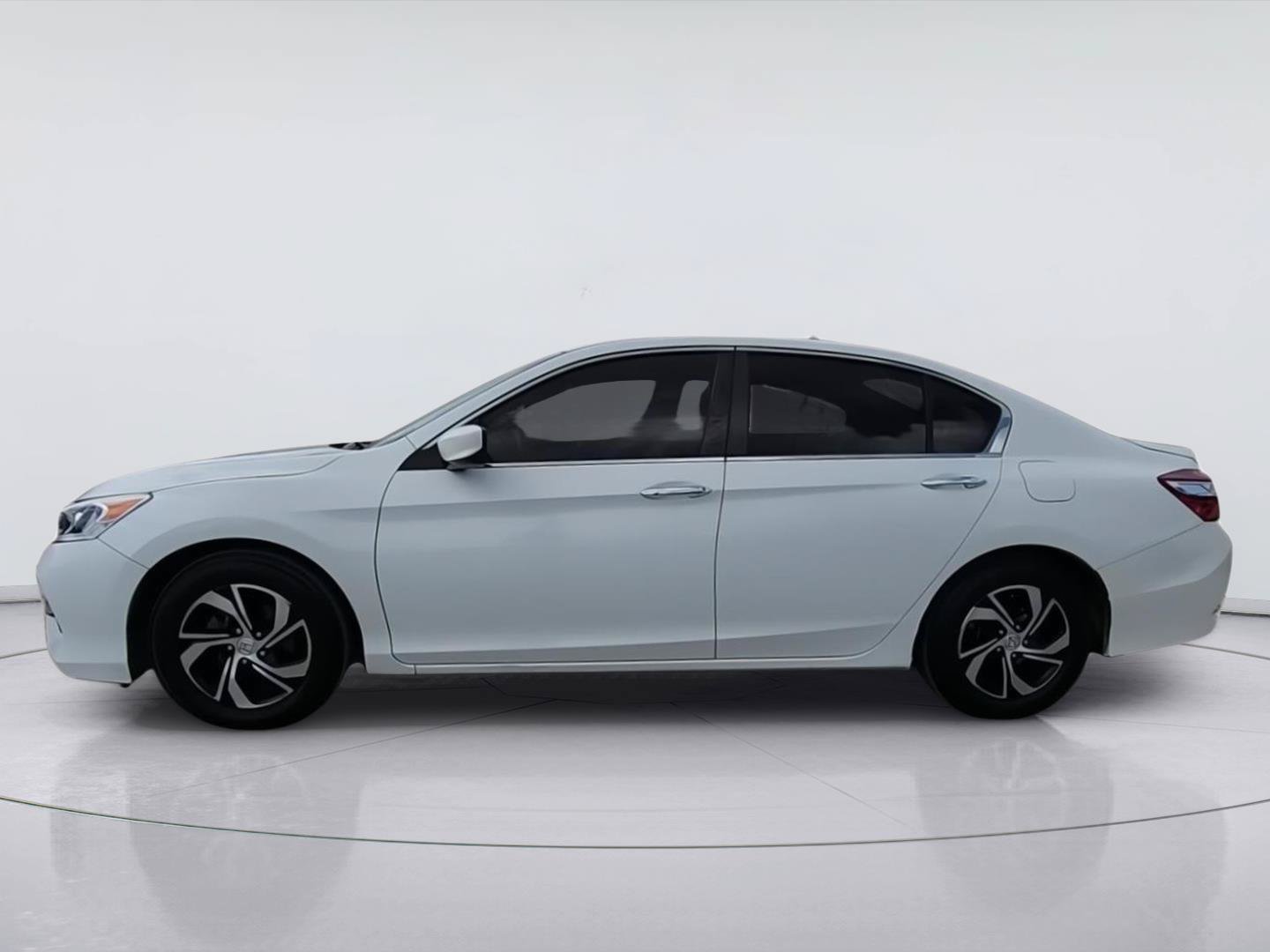 Used 2017 Honda Accord LX image 5