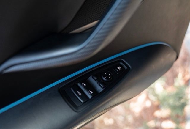 Used 2019 BMW i8 Base image 47