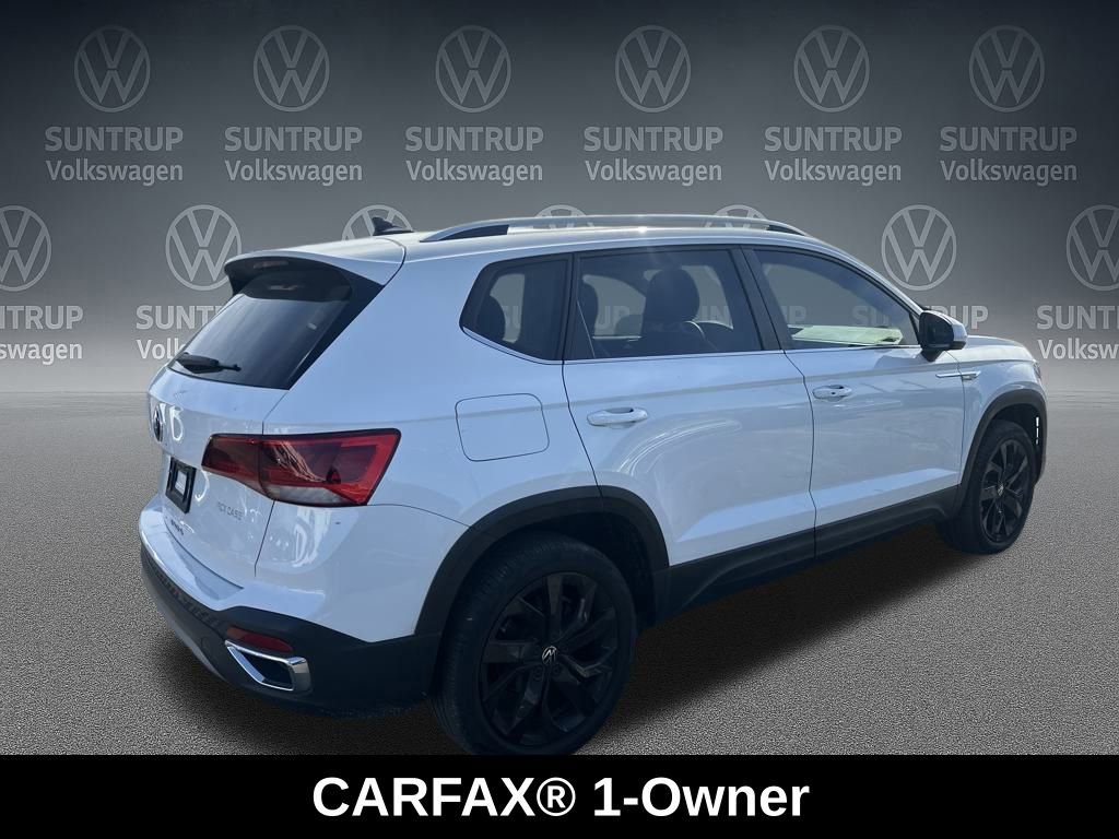 Used 2023 Volkswagen Taos SE w/ Black Wheel Package video 4