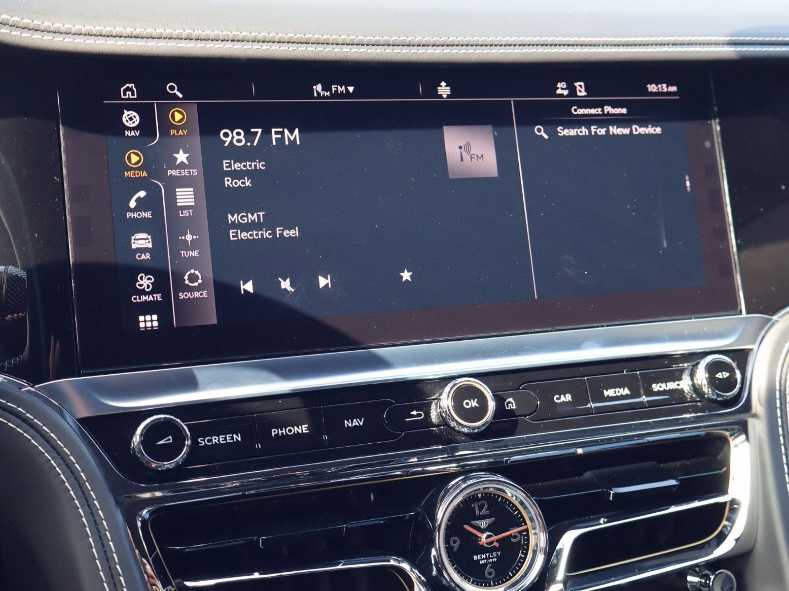 Certified 2022 Bentley Flying Spur V8 image 17