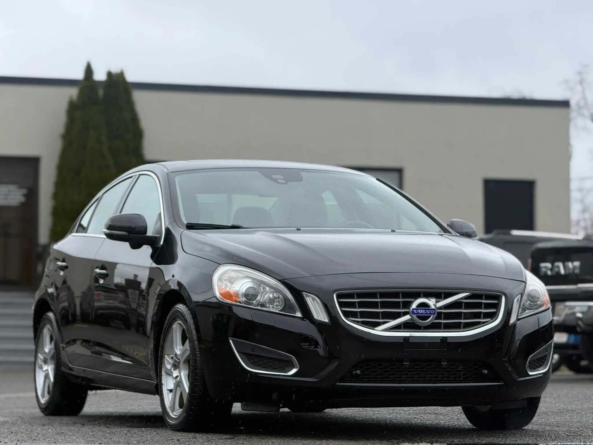 Used 2013 Volvo S60 T5 image 3