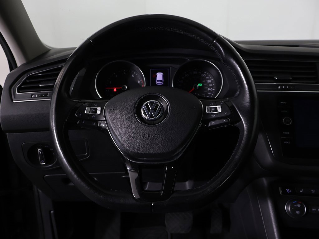 Used 2019 Volkswagen Tiguan SE w/ Panoramic Sunroof Package image 32