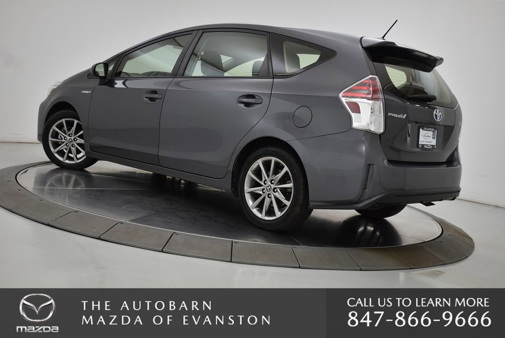 Used 2016 Toyota Prius V Five image 5
