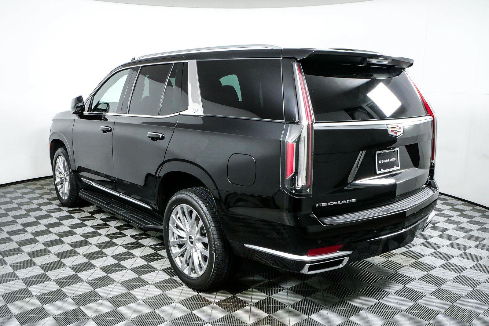 Used 2021 Cadillac Escalade Premium Luxury AWD/4WD image 30