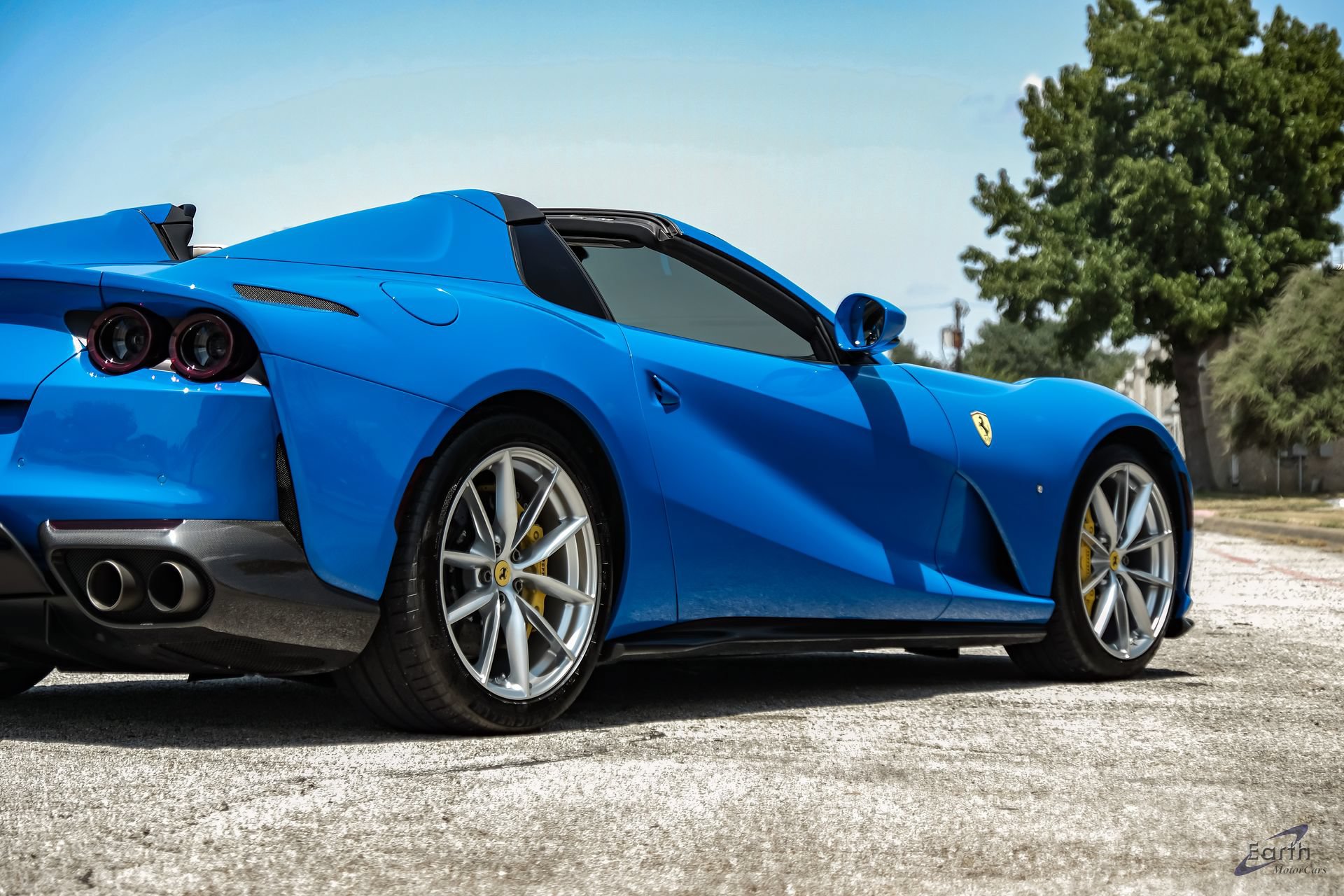 Used 2022 Ferrari 812 GTS RWD image 22