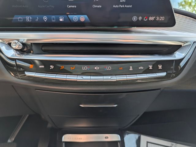 Used 2024 Cadillac Lyriq Luxury AWD/4WD image 24