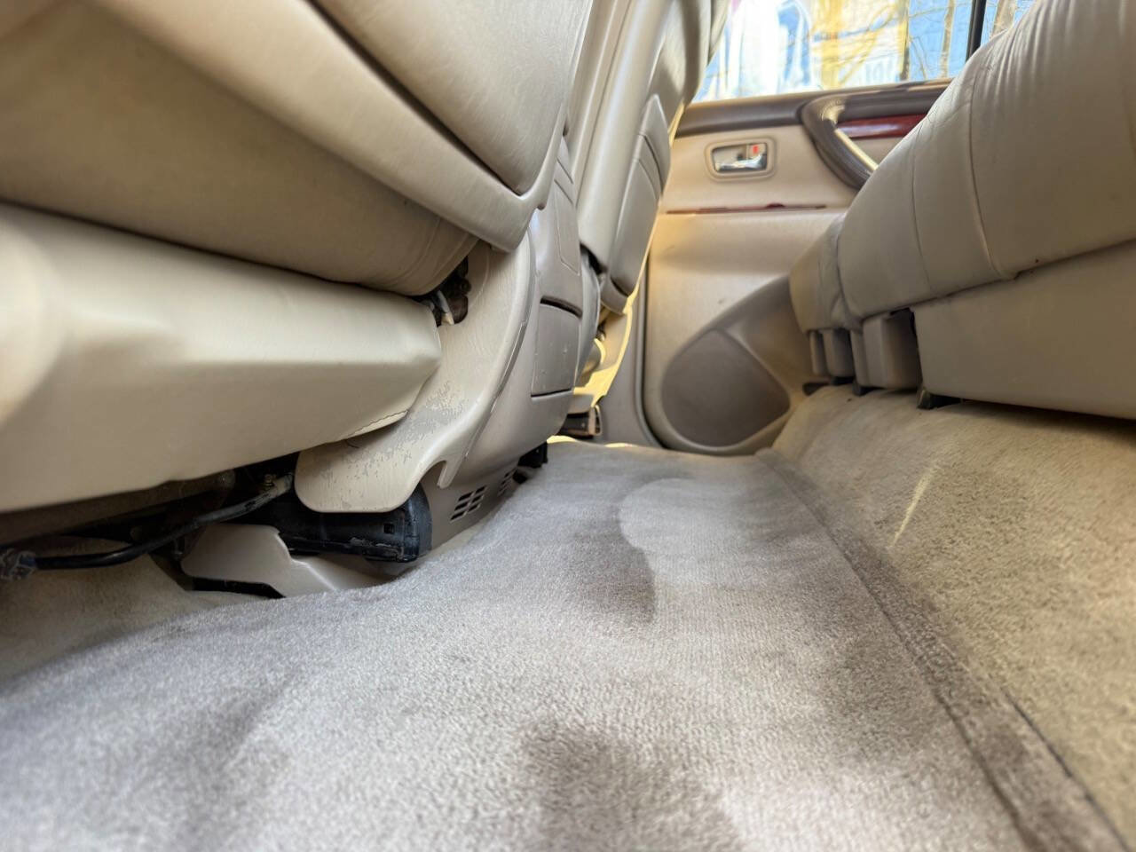 Used 2001 Lexus LX 470 4WD image 28