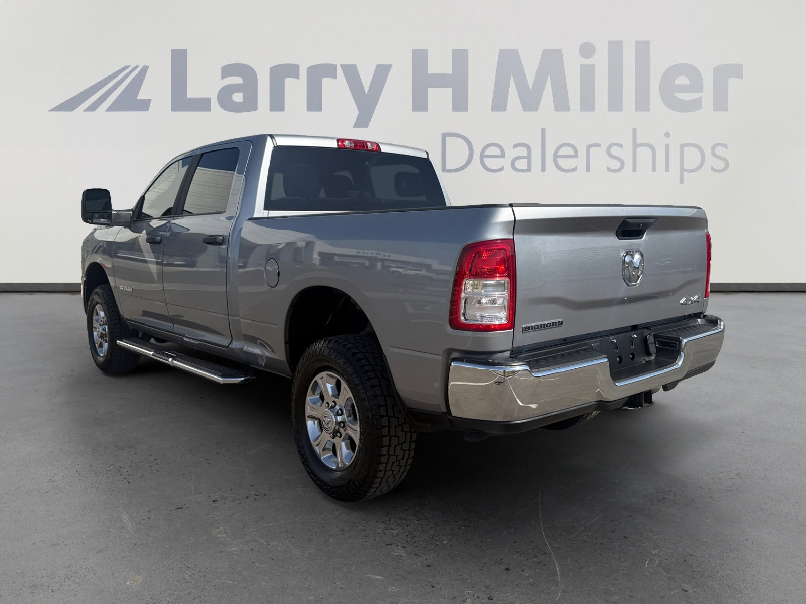 Used 2024 RAM 2500 Big Horn w/ Bed Utility Group image 3
