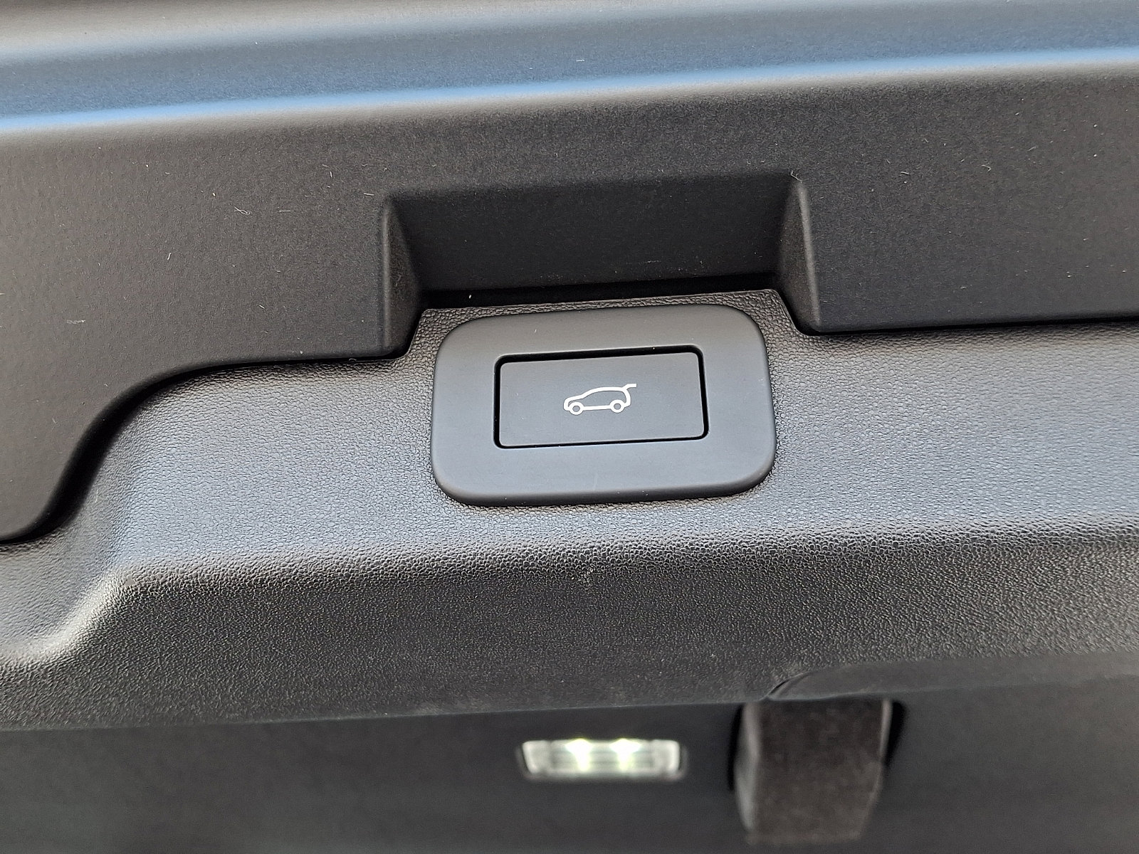 Used 2025 Land Rover Discovery Dynamic SE image 29