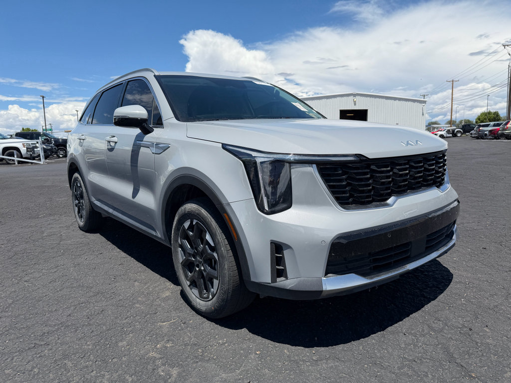 Used 2025 Kia Sorento S