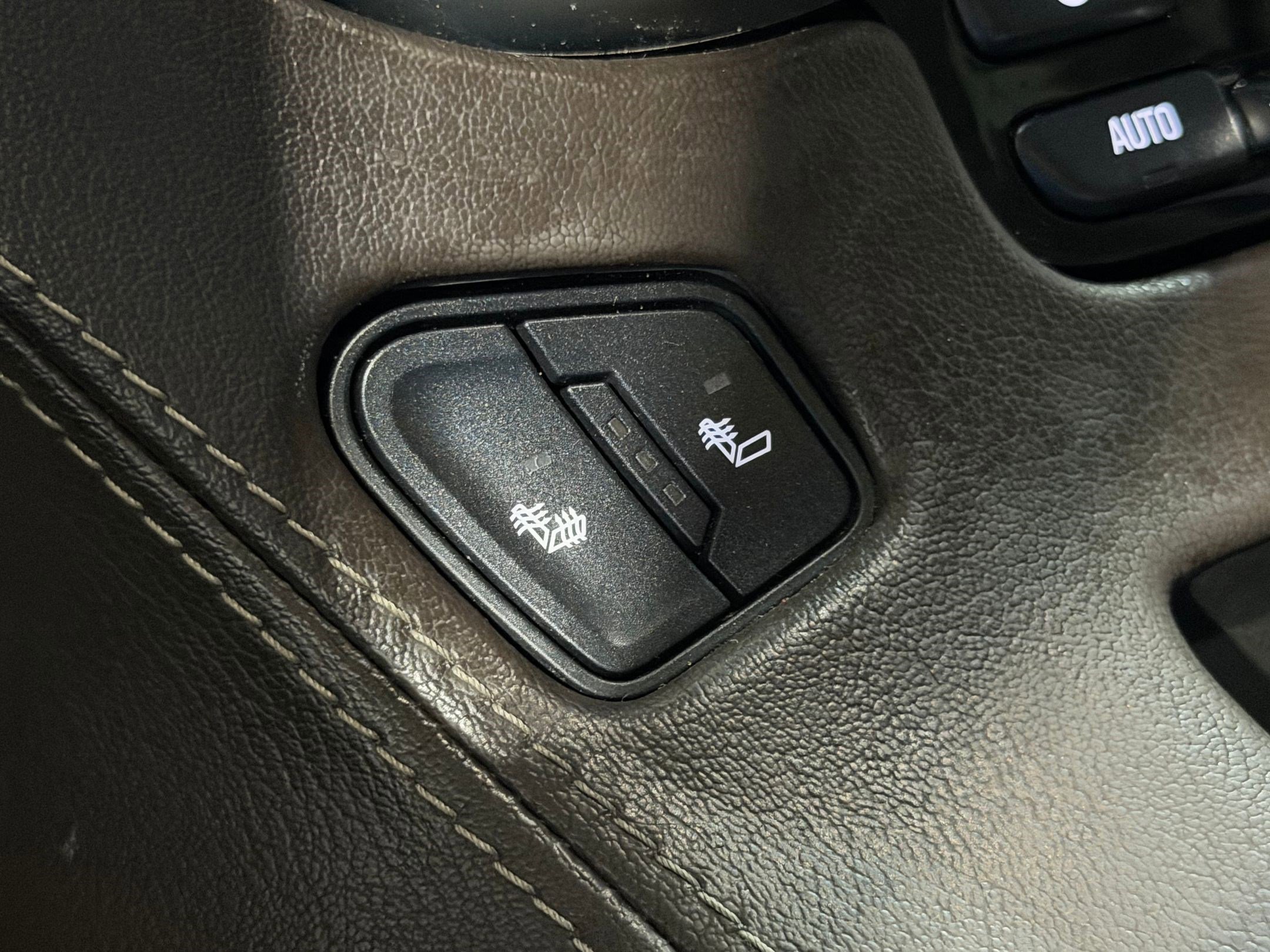 Used 2019 Chevrolet Suburban LT image 31