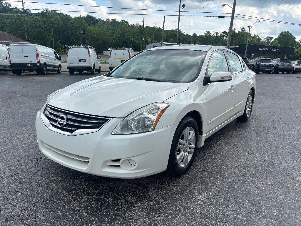Used 2011 Nissan Altima 2.5 SL w/ 2.5SL Pkg FWD image 3