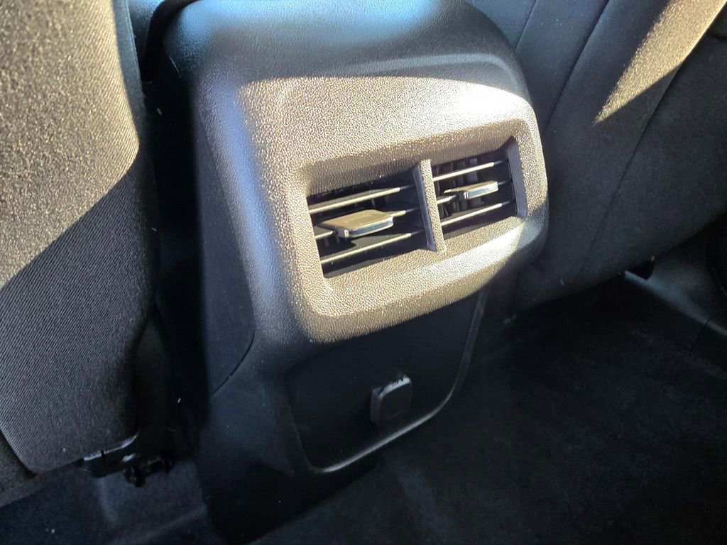 Used 2018 Chevrolet Equinox LT image 27