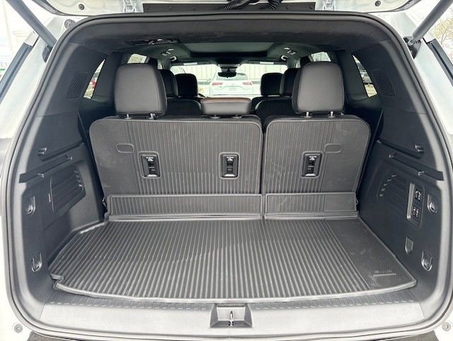 New 2026 GMC Acadia Denali Ultimate w/ LPO, Floor Liner Package image 47