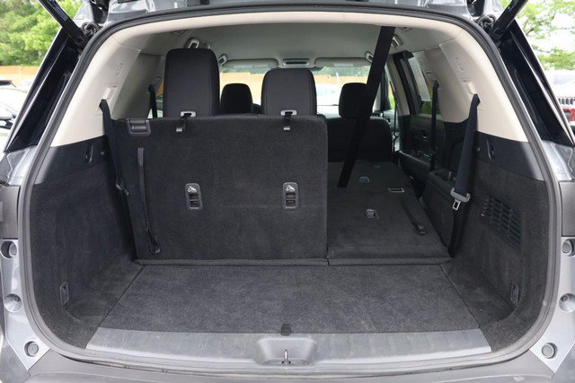 Certified 2025 Nissan Pathfinder SV FWD image 8