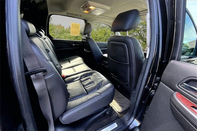 Used 2013 Cadillac Escalade EXT Premium image 25