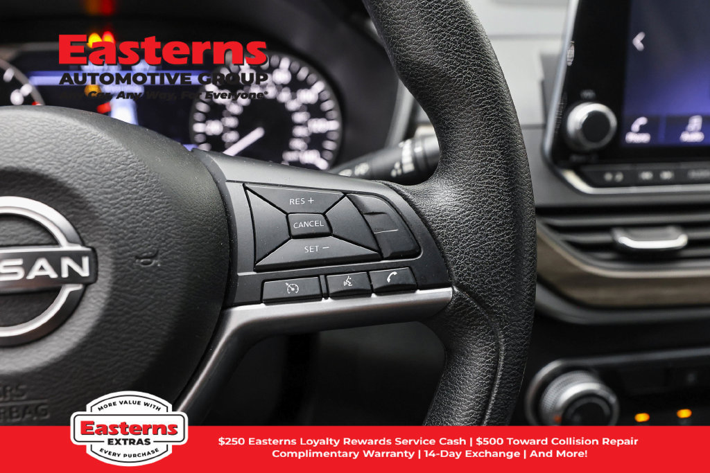 Used 2024 Nissan Altima 2.5 SV FWD image 17