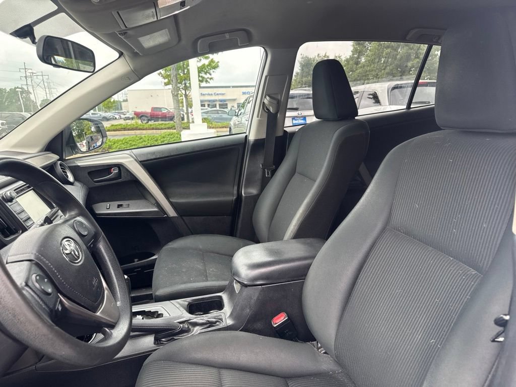 Used 2016 Toyota RAV4 LE AWD/4WD image 16