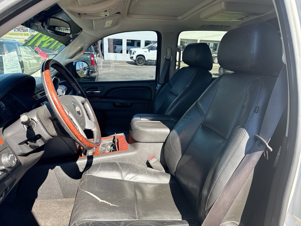 Used 2012 Chevrolet Avalanche LTZ AWD/4WD image 13