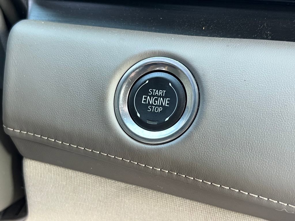 Certified 2024 Cadillac Escalade ESV Sport Platinum w/ LPO, ONYX Package AWD/4WD image 31