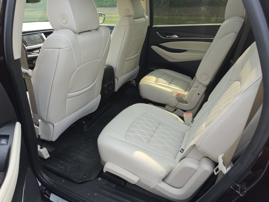 Used 2023 Buick Enclave Avenir AWD/4WD image 11