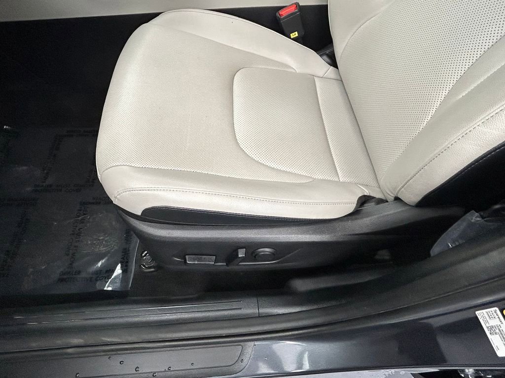 Used 2024 Kia Sportage EX image 25