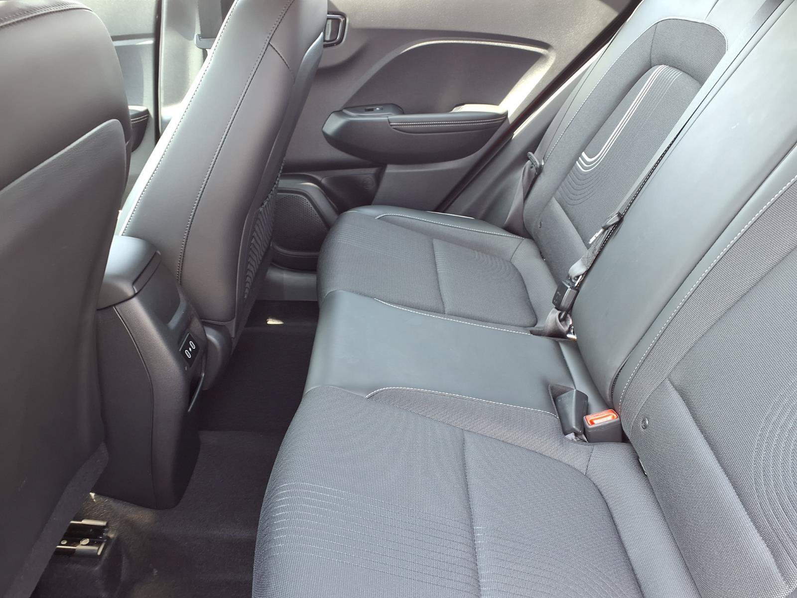 Certified 2025 Hyundai Venue Limited FWD image 10