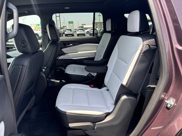 Used 2026 Chevrolet Traverse High Country FWD image 24