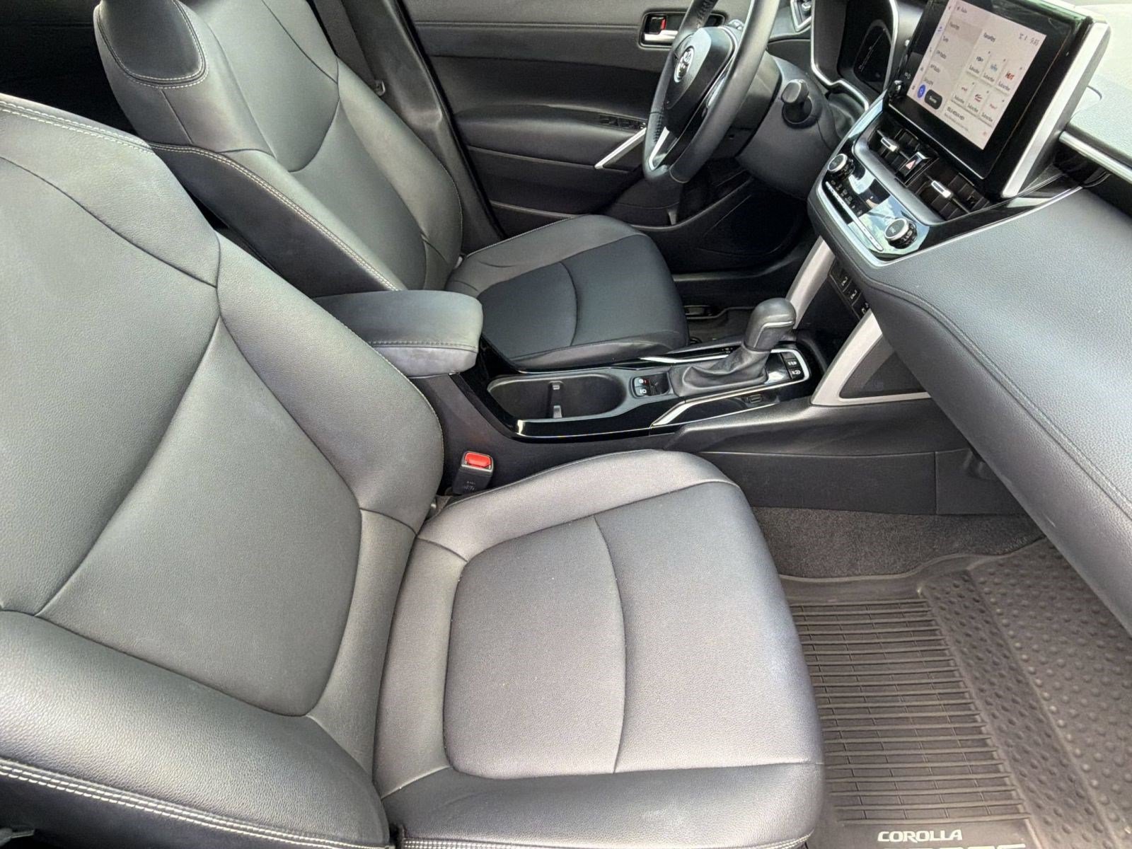 Used 2023 Toyota Corolla Cross XLE FWD image 25