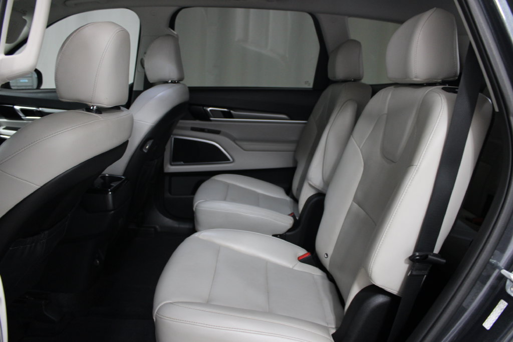 Used 2020 Kia Telluride S FWD image 29