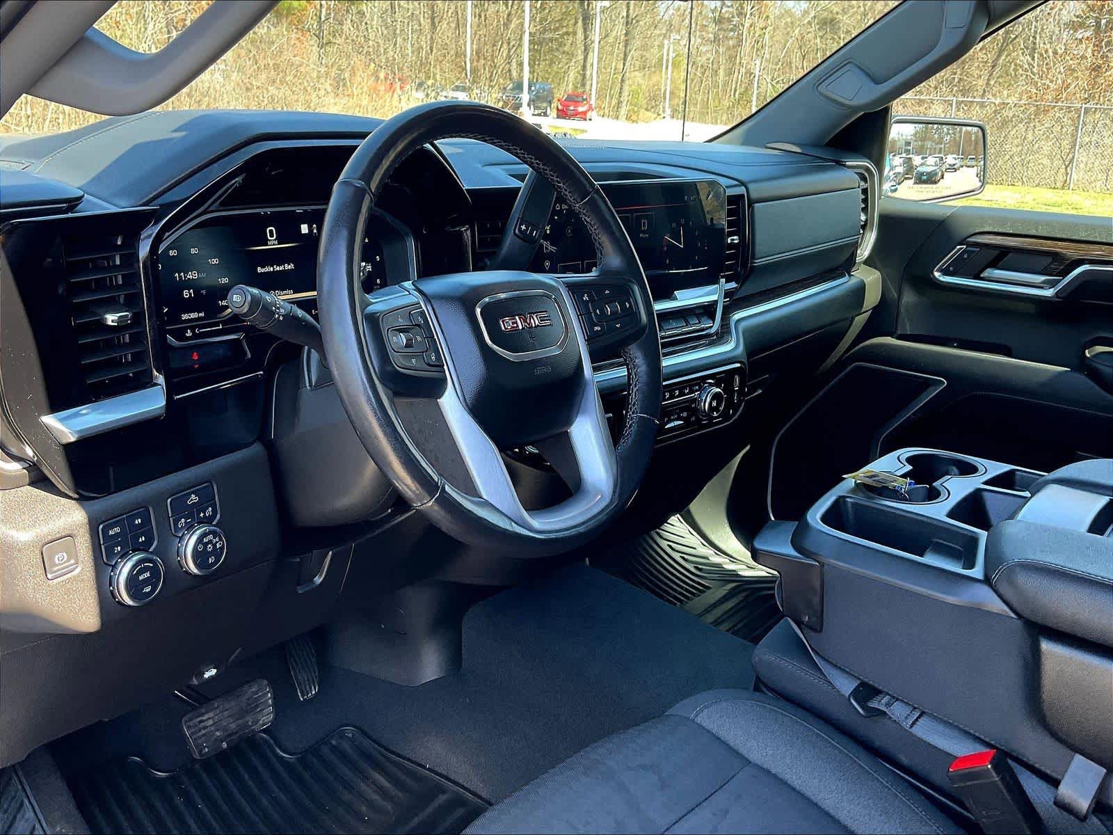 Used 2022 GMC Sierra 1500 Elevation w/ X31 Off-Road Package AWD/4WD image 8