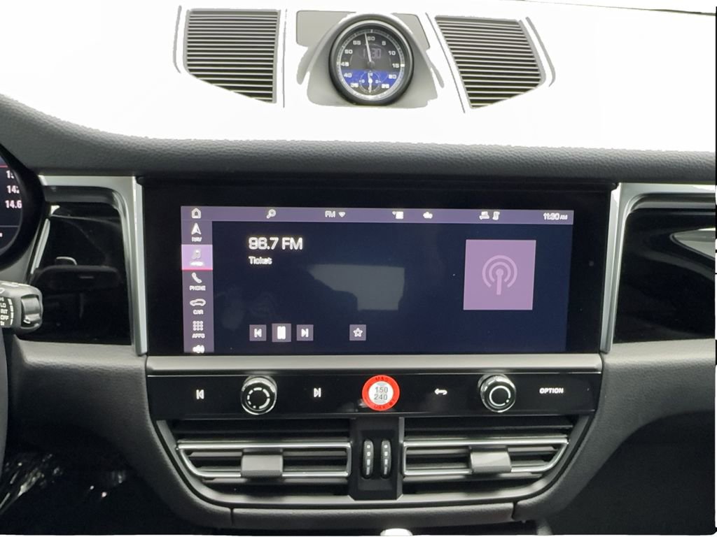 Used 2023 Porsche Macan w/ Sport Chrono Package image 49