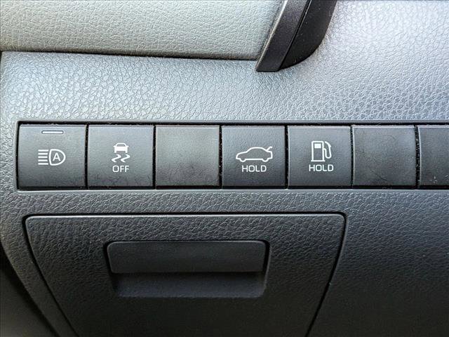 Used 2022 Toyota Camry LE image 11