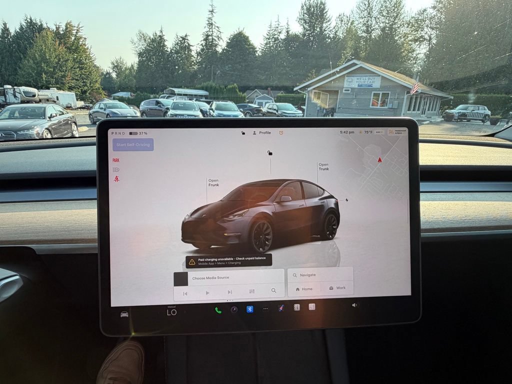 Used 2024 Tesla Model Y Long Range AWD/4WD image 14
