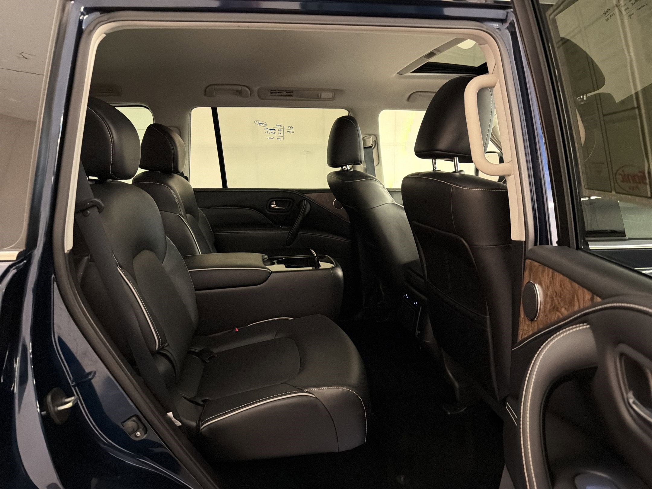 Used 2023 INFINITI QX80 Premium Select w/ Cargo Package AWD/4WD image 29
