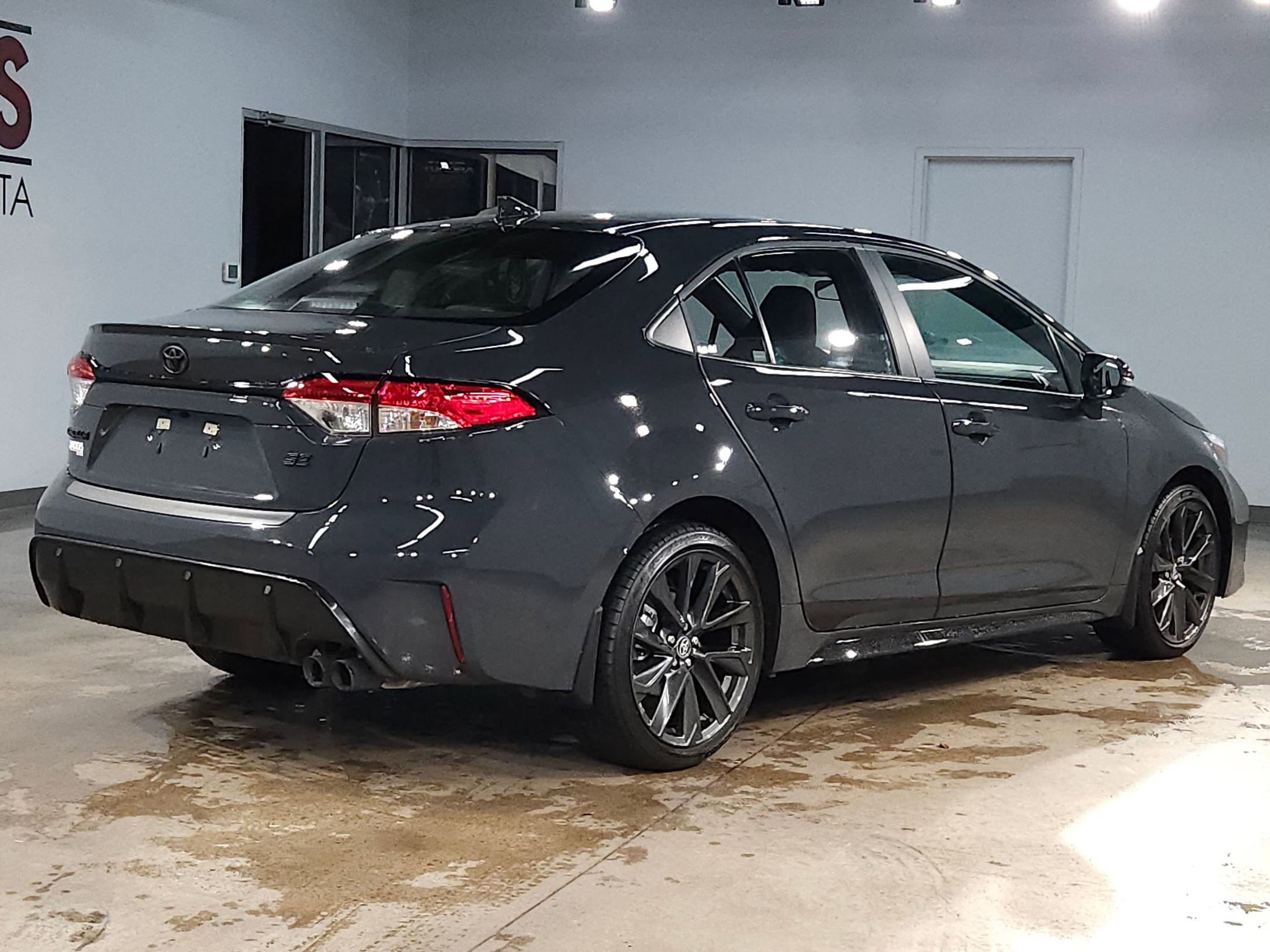 Used 2025 Toyota Corolla SE image 7