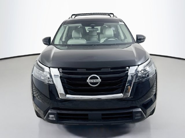 Used 2024 Nissan Pathfinder SV FWD image 2