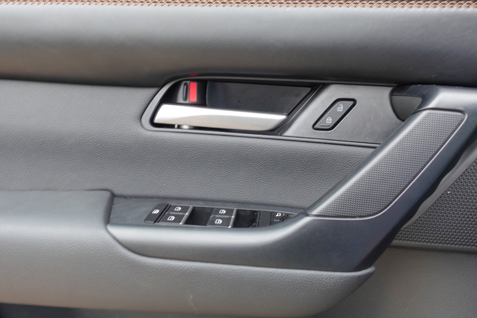 Certified 2025 MAZDA CX-50 AWD 2.5 Hybrid w/ Premium Pkg image 11